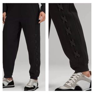 Lululemon Braided Detail High Rise Joggers Sweatpants Size 2 Black Athleisure
